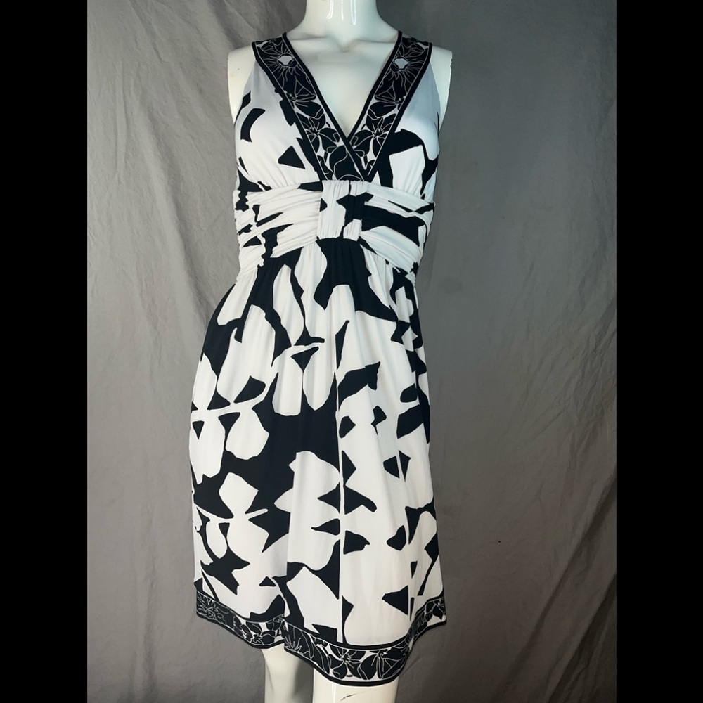 White House Black Market Black and White Sleeveless V-Neck Midi Dress